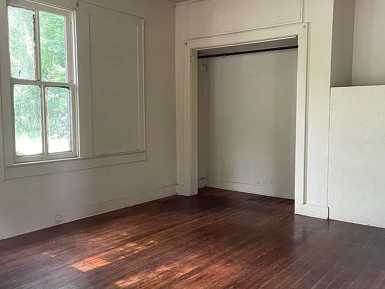 4406 Jackson St — Photo 1