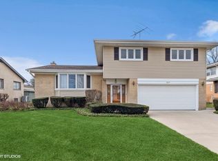 957 Blaze Trl, Wheeling, IL 60090