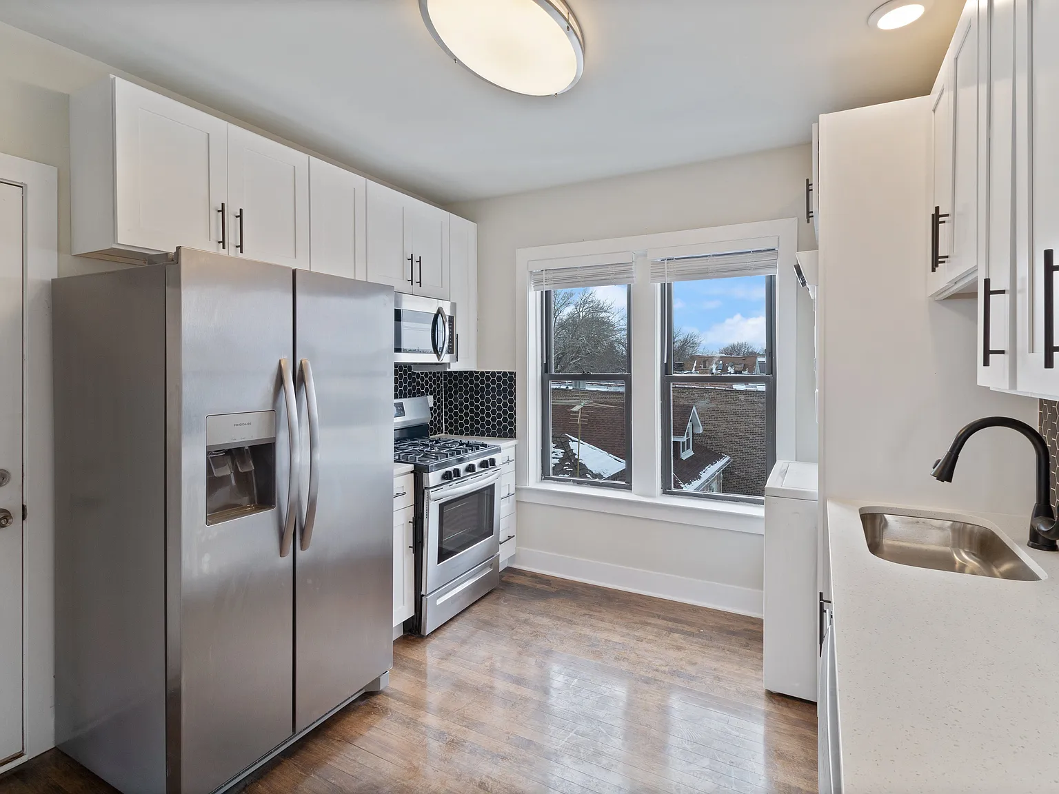2522-24 W. Superior St. — Photo 1