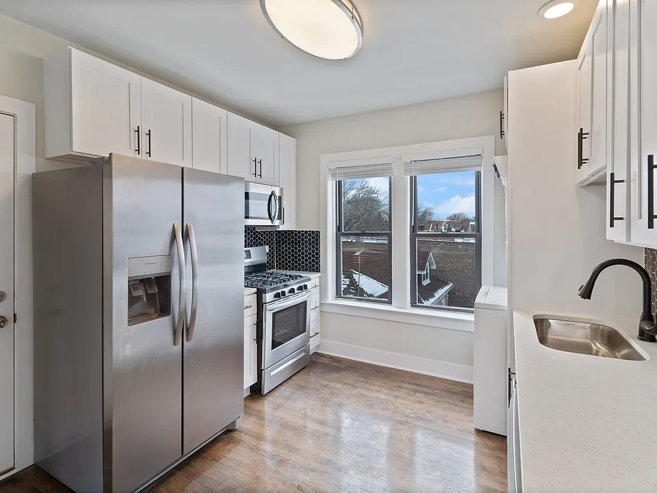 2522-24 W. Superior St.