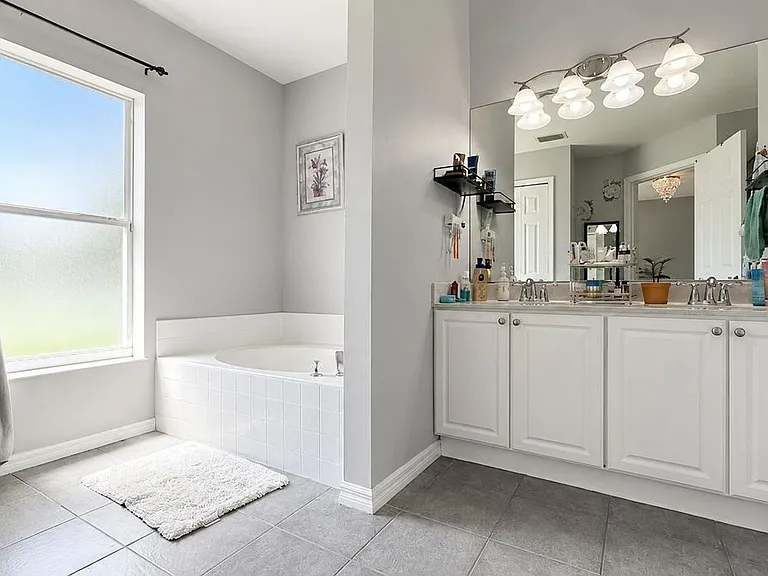 1002 SW Longfellow Rd — Photo 12