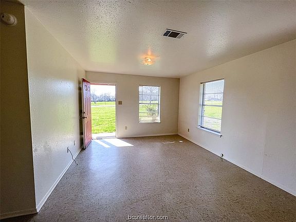 3rd image of 13 Echo Ln