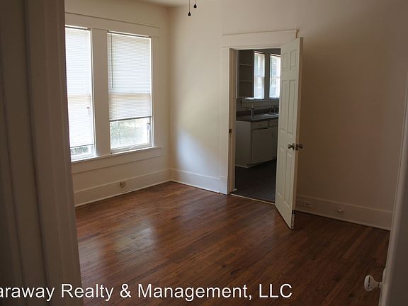 4th image of 2412 Pinehurst Blvd APT 1