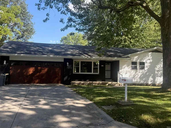 1208 N Mulberry St, Hartford City, IN 47348
