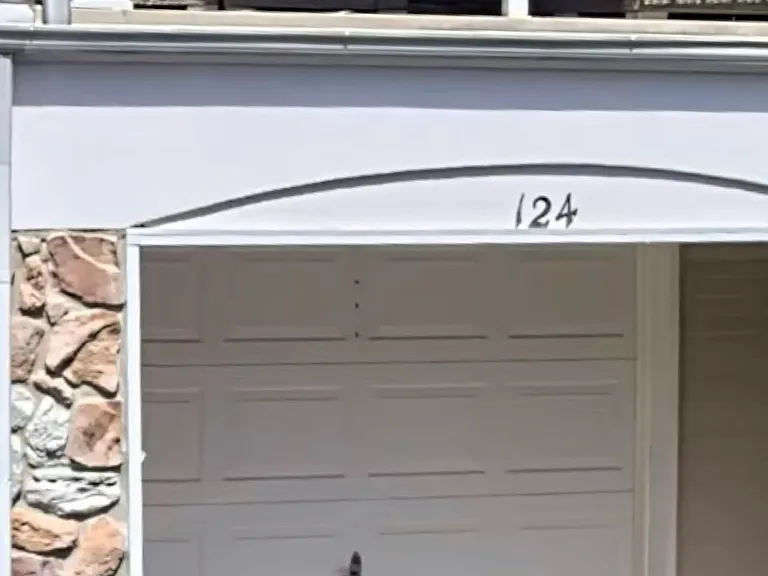 124 Wallace Ct — Photo 19