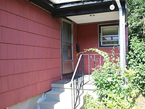 4th image of 222 Walnut St