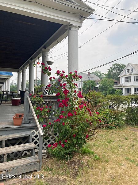 4th image of 404 Manning Boulevard