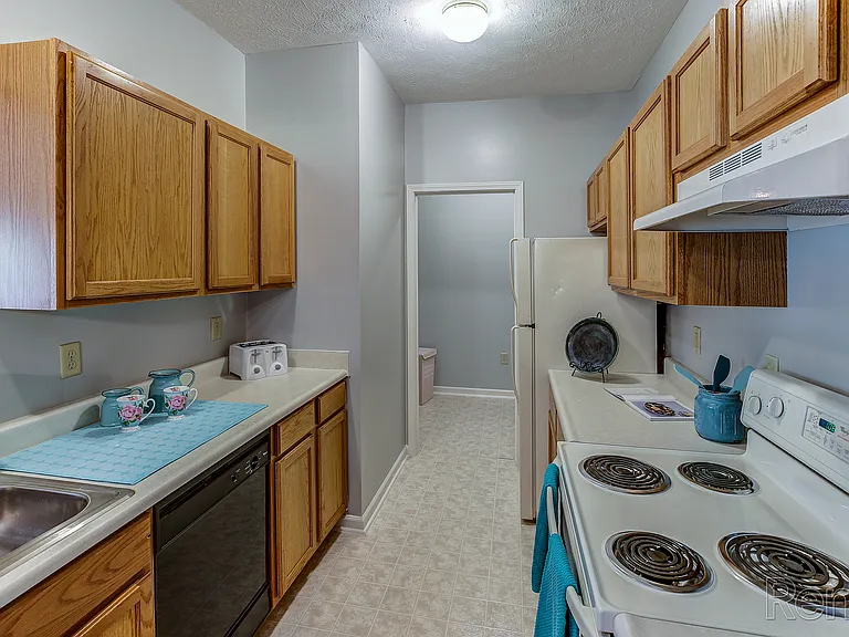 Georgetown Oaks Apartments — Photo 32
