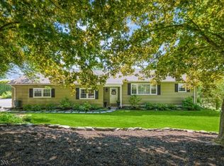 9 Gary Ln, Califon, NJ 07830