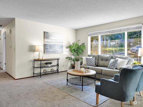 4th image of 417 106th Avenue Ct E