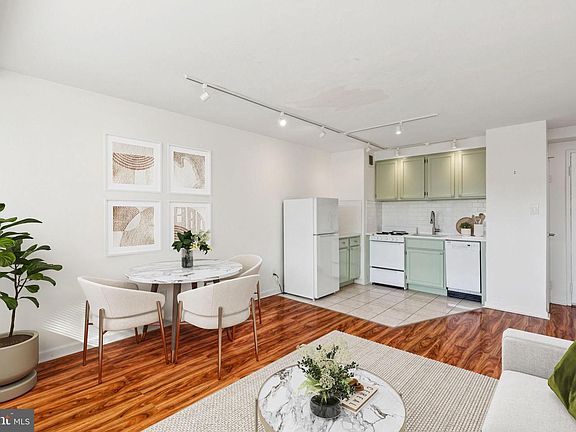 5th image of 1810 Rittenhouse Sq APT 406