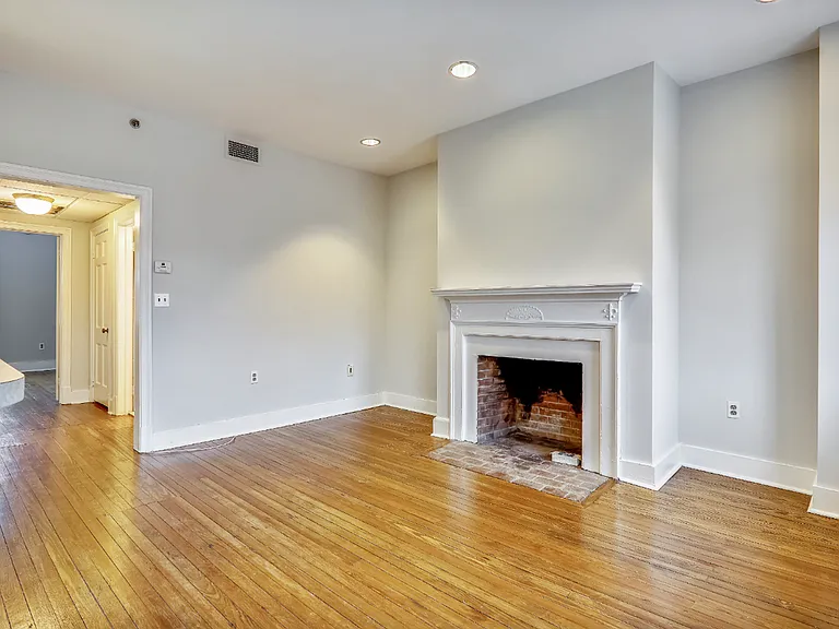 3037-3041 M St NW — Photo 11