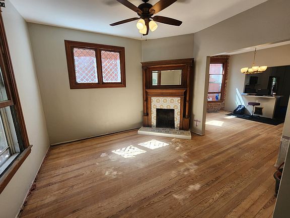 3rd image of 2235 N Vine St
