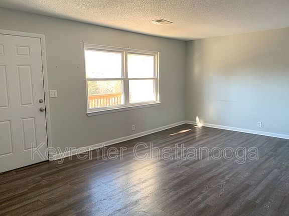 5th image of 225 Cliftview Dr #B