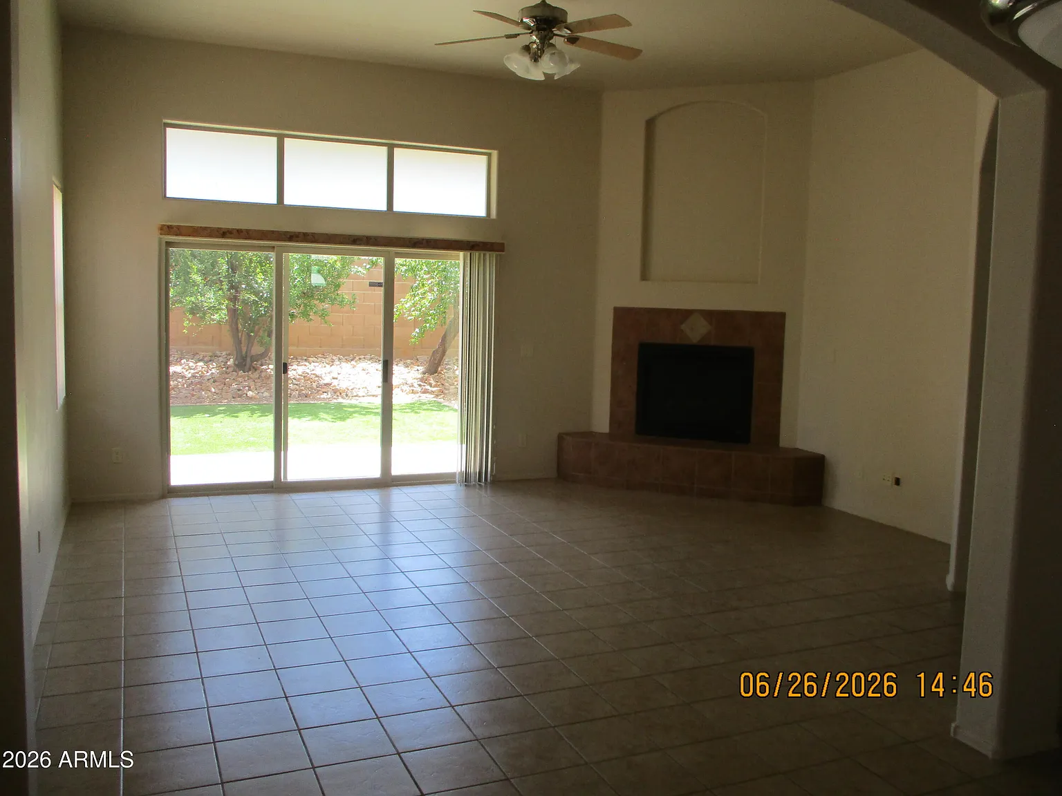 4 bed, 2.0 bath, 2456 sqft, $2,200 — Photo 3