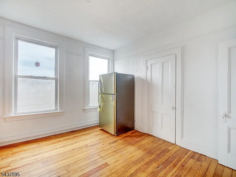 444 N Broad St — Photo 13