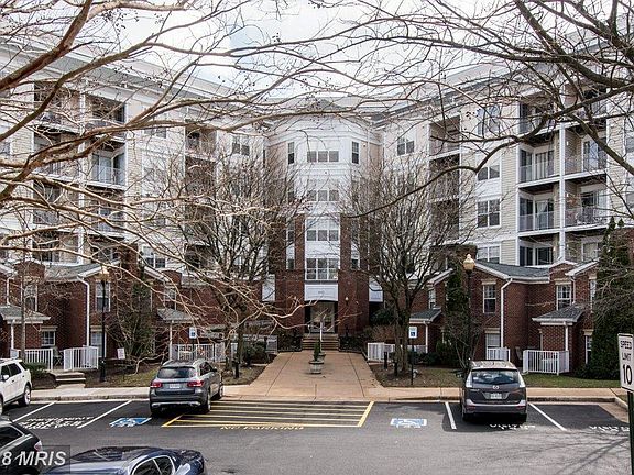 4th image of 1645 International Dr Unit 122
