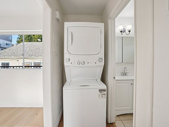 5th image of 223 N Mountain View Ave APT 4