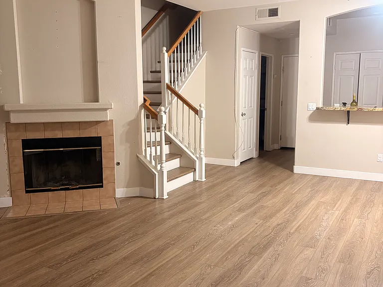 1433 Normandy Dr — Photo 5