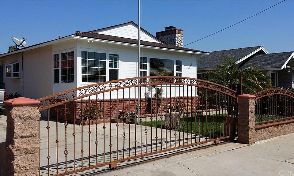 1st image of 4557 W 133rd St