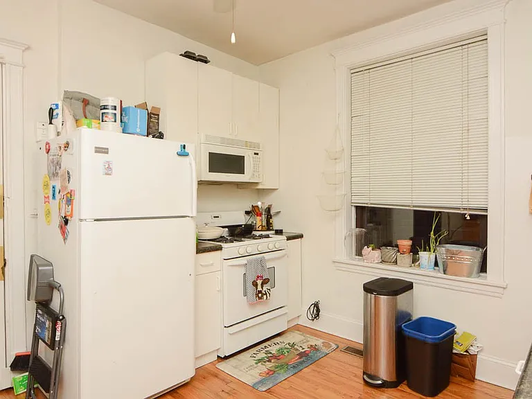 1027 N Honore St #M05R — Photo 2