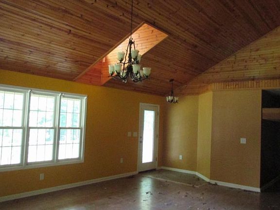 2nd image of 293 Mississippi Dr