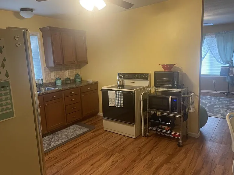 903 Nichols St #B — Photo 6