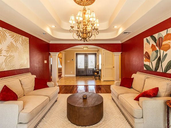 805 Widener Ln, Laredo, TX 78041