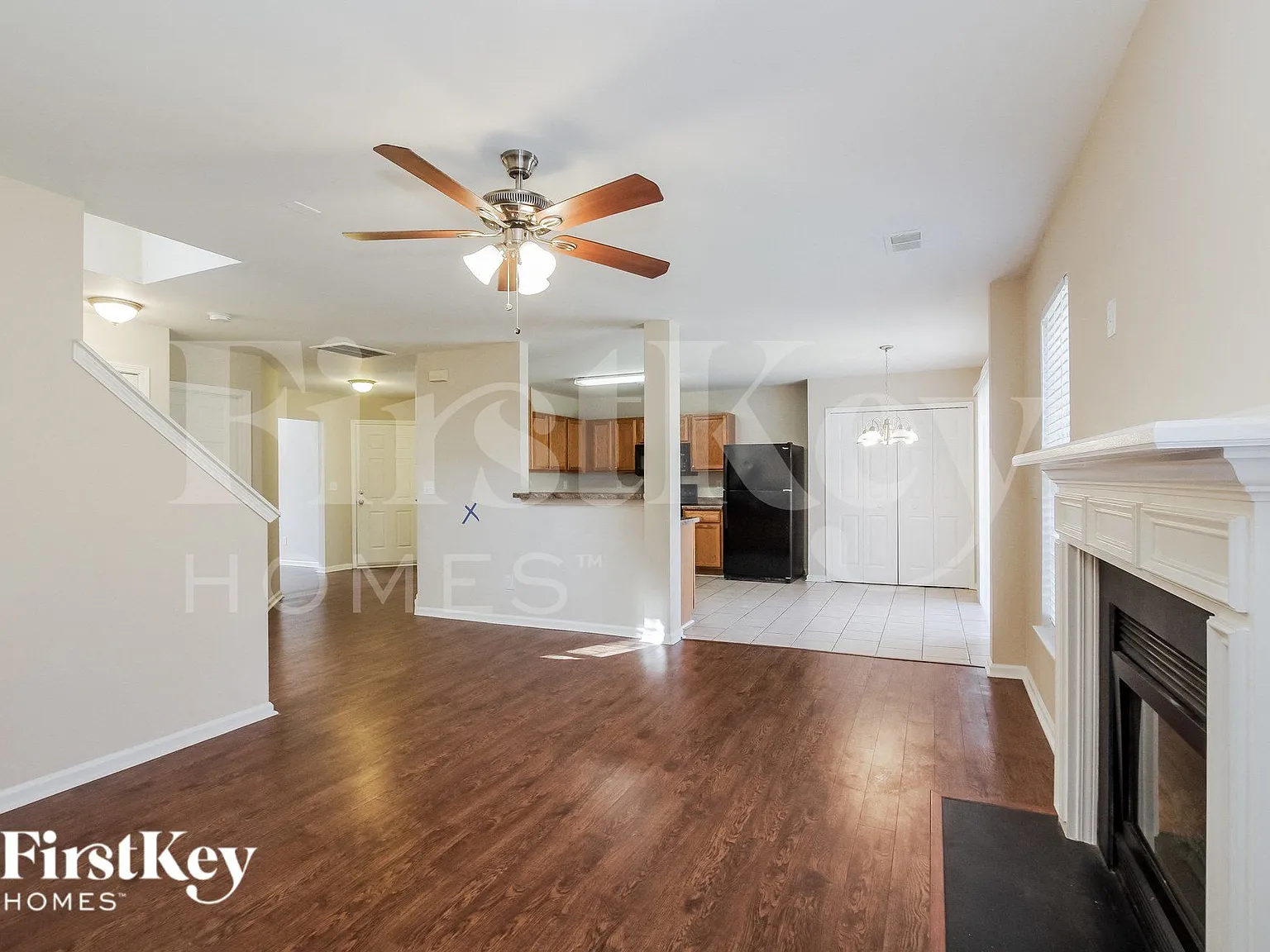 3 bed, 2.5 bath, 1846 sqft, $2,260 — Photo 2
