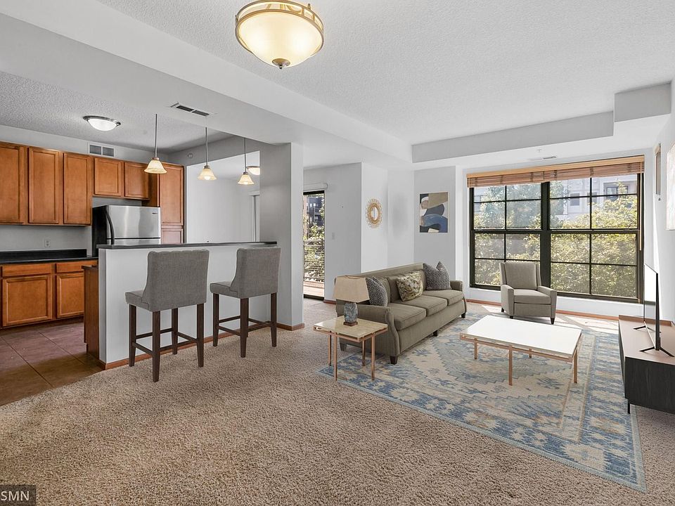 1st image of 2565 Ellis Ave #208