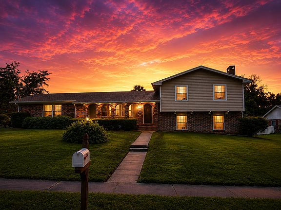2nd image of 2927 Cocovia Way