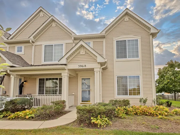 39618 N Warren Ln, Beach Park, IL 60083