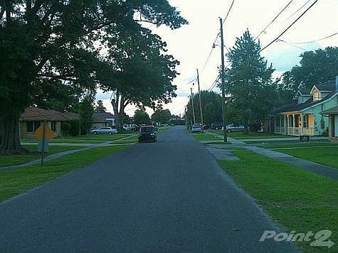 04 North on Barbe
