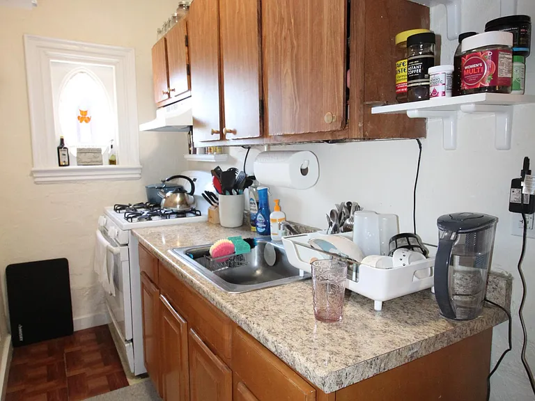 517 E Broadway #2 — Photo 18