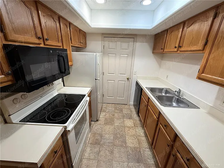 9765 Centerville Creek Ln — Photo 12