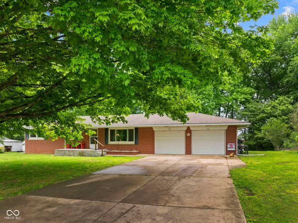 403 N Lafayette St, Cloverdale, IN 46120