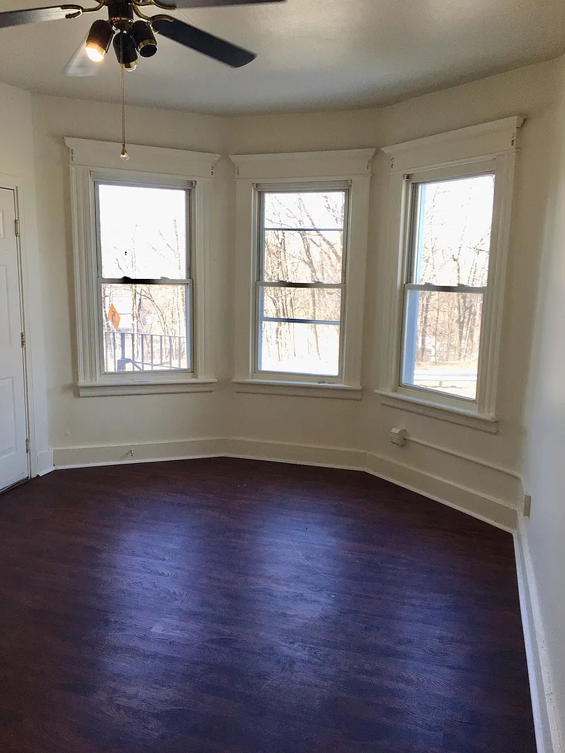 Building Photo - 32 Root Ave