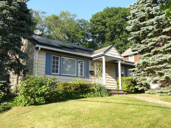 21 Preston St, Bogota, NJ 07603