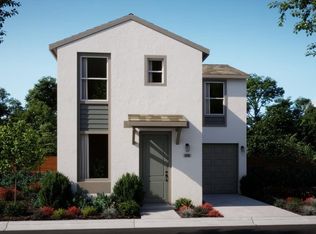 547 Ophelia Ave, Madera, CA 93636