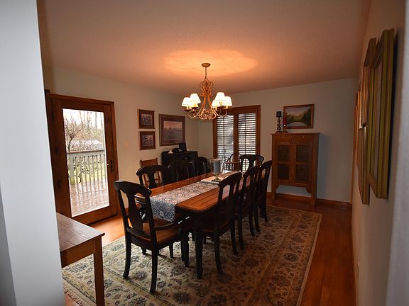 3rd image of 309 Deer Cross Ln
