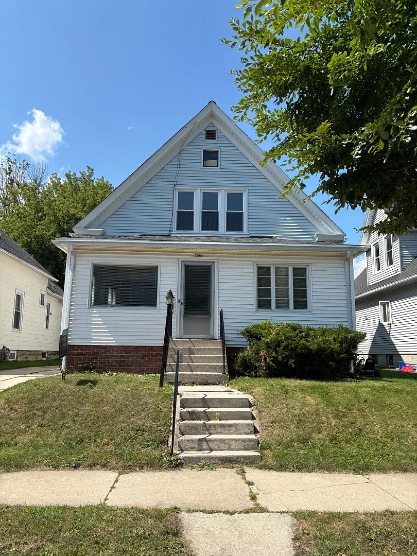1946 N 9th St — Photo 2