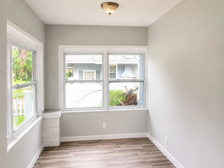 1374 Agnes St #A — Photo 6