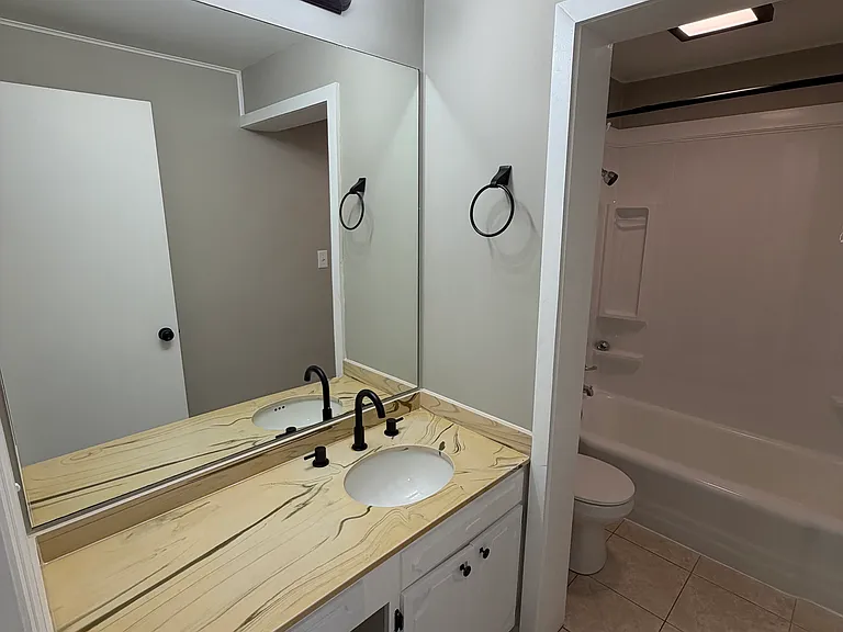 2504 Campbell Dr — Photo 15