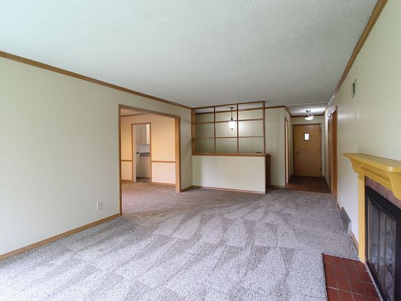 4th image of 8408 Woodson Dr