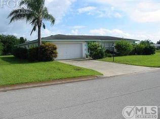 200 Ground Dove Cir, Lehigh Acres, FL 33936