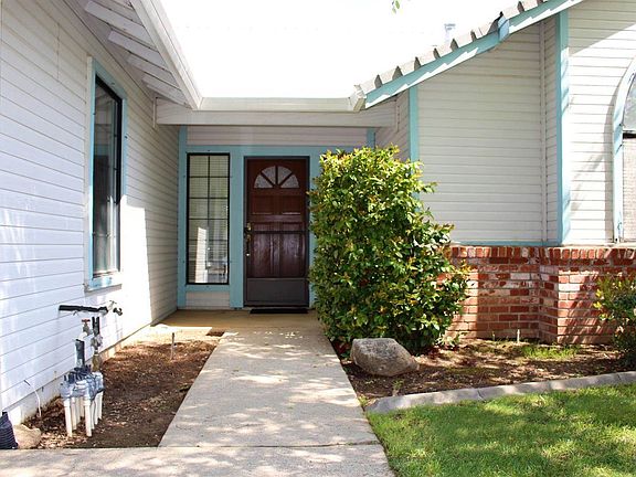 3rd image of 803 Dove Ct