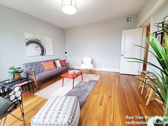 2nd image of 25 Kensington Ave #2S