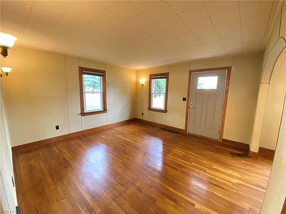 3rd image of 133 Indiana Ave