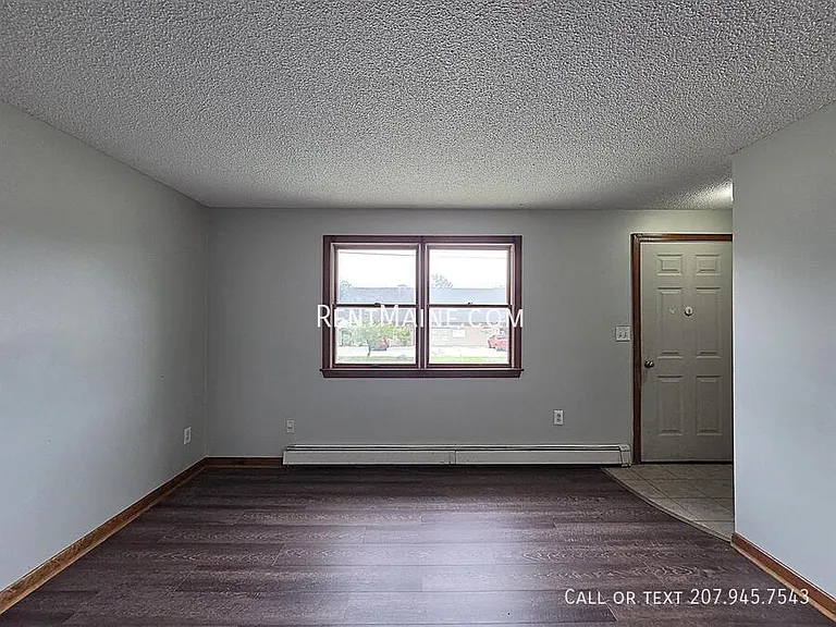 2 Hartley St #6 — Photo 8