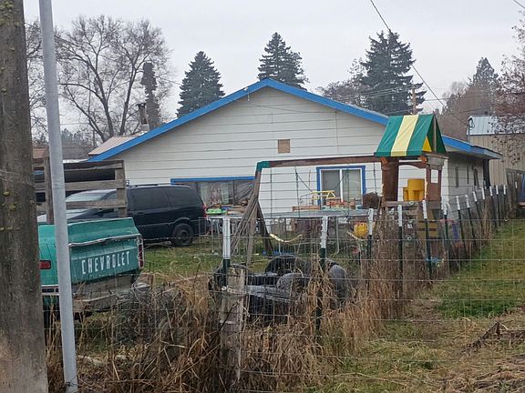 2nd image of 460 Kalmia St